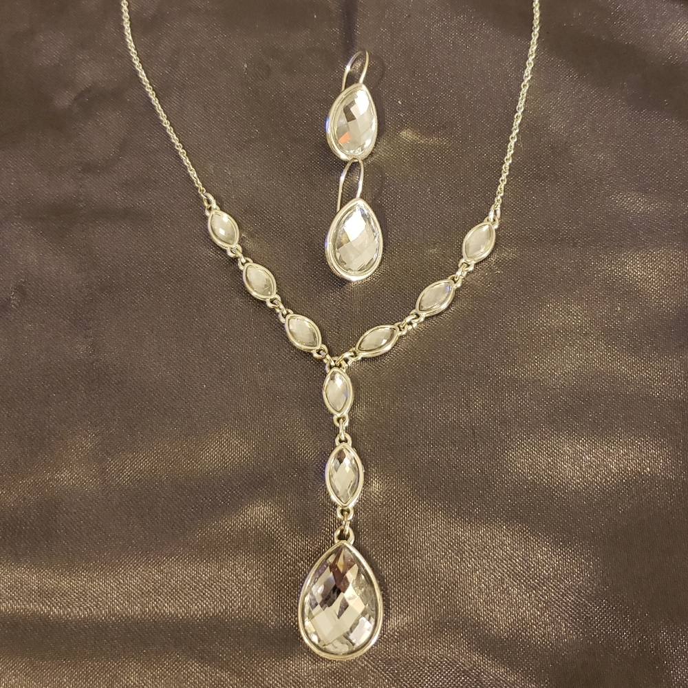 💎 White Crystal Drop Necklace + Earring Set 💎